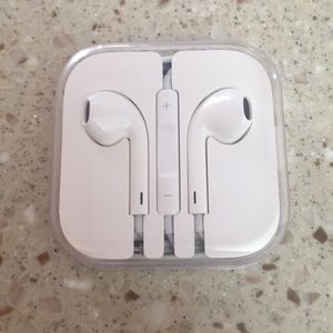 NEW APPLE EARBUDS